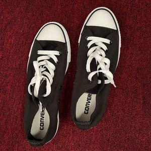 Converse black low top size 7